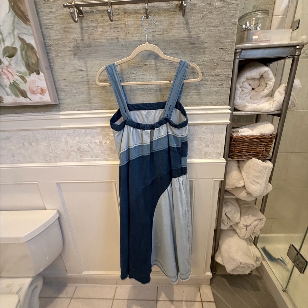 Small fits medium Anthropologie pilcro seamed smocked midi dress denim jean blue - Picture 11 of 16